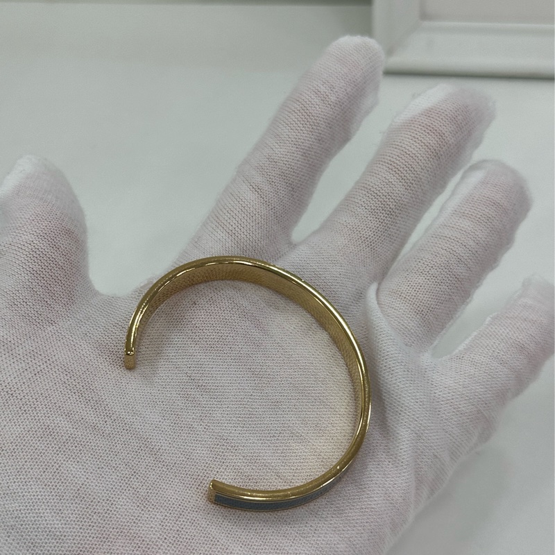 Dior綠色琺瑯字母開口手鐲-3