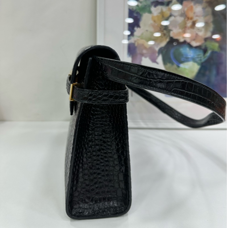 YSL聖羅蘭 曼哈頓中型黑金鱷壓紋 size：29*20*8cm-2