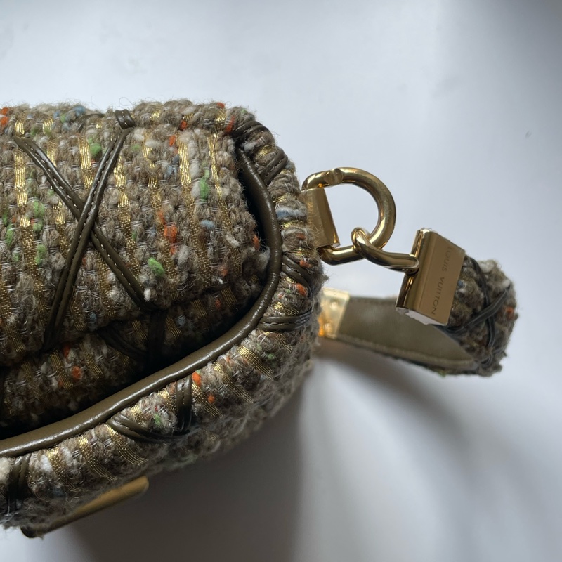 ▪️富貴選物FUGUEI▪️LV 24毛呢金釦金色五彩秀款 原價接近20萬的小可愛-10