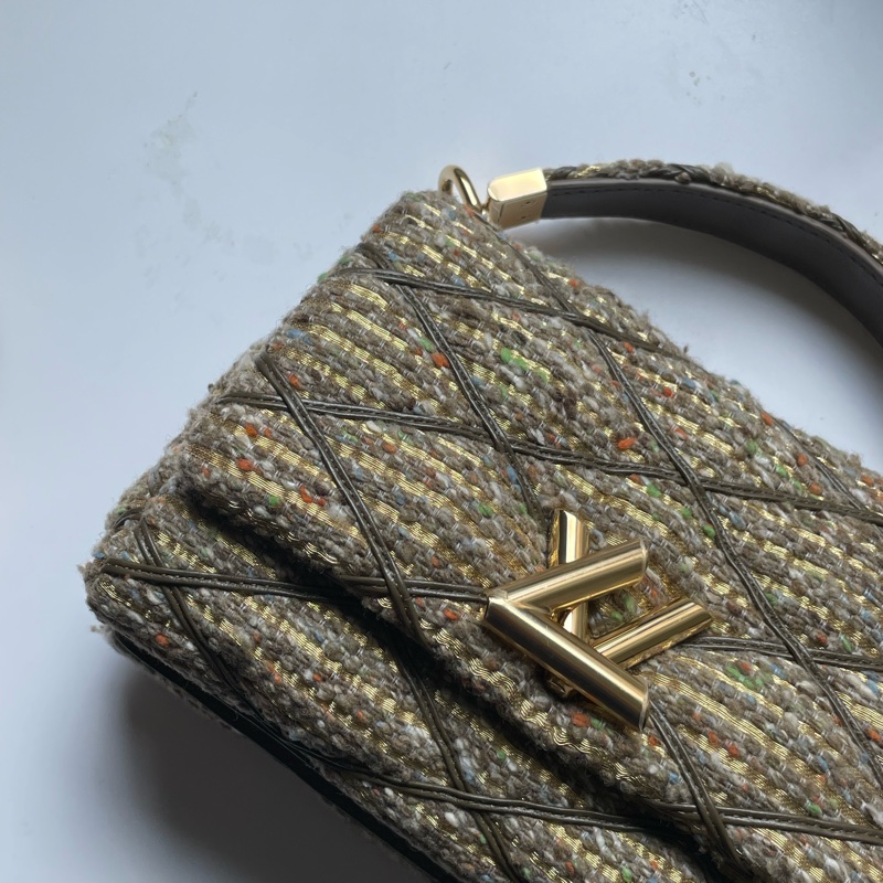 ▪️富貴選物FUGUEI▪️LV 24毛呢金釦金色五彩秀款 原價接近20萬的小可愛-11