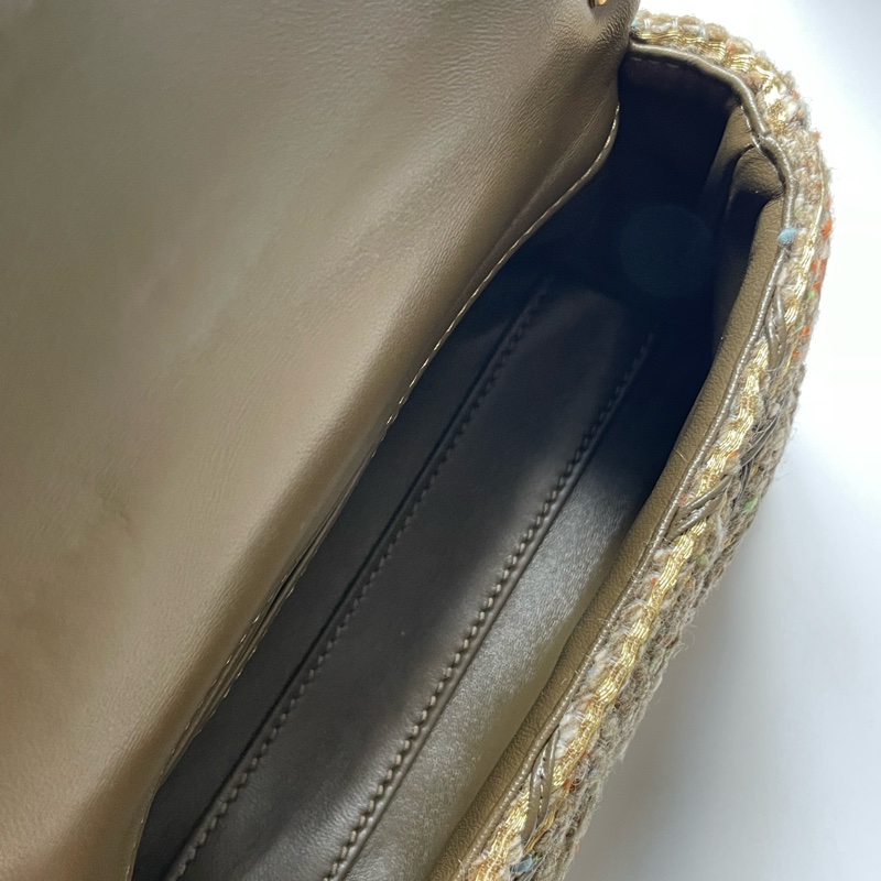 ▪️富貴選物FUGUEI▪️LV 24毛呢金釦金色五彩秀款 原價接近20萬的小可愛-16