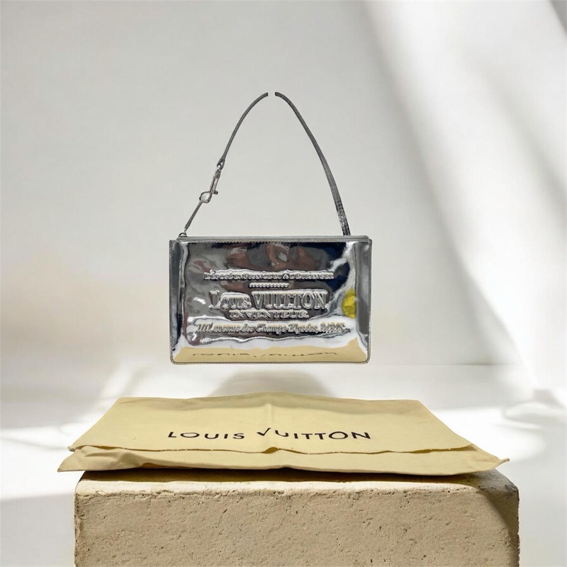 「JL精品代購」98新 LV超級限量銀色鏡面麻將包腋下包-0