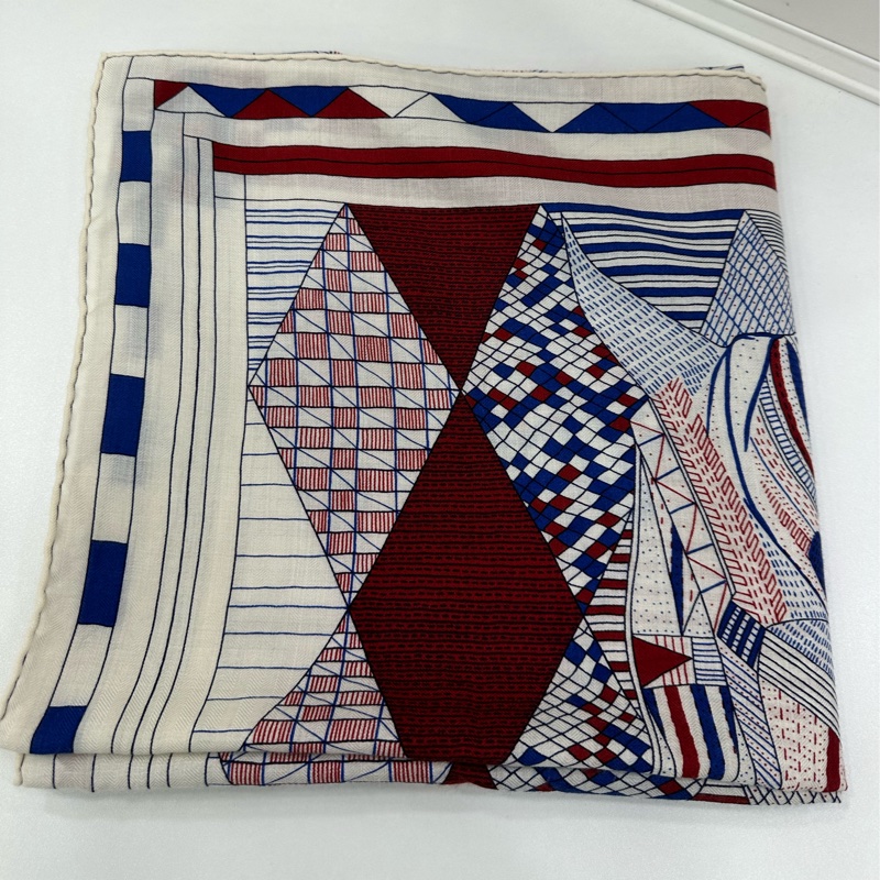 Hermes 愛馬仕 大方巾 羊絨圍巾 尺寸140×140cm 夏天空調房必備披肩-1