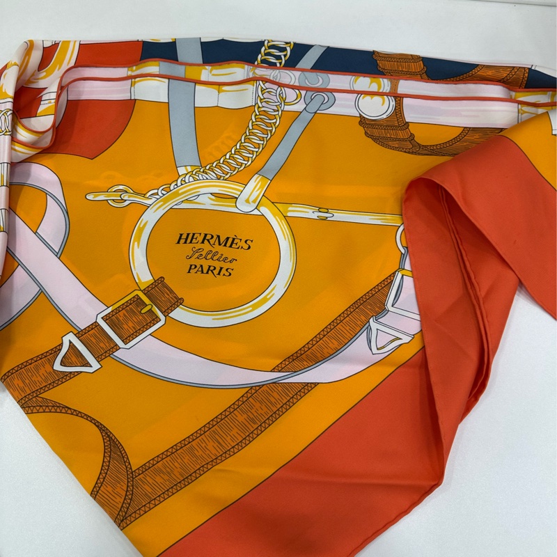 Hermes 愛馬仕Hermes三角絲巾，94×188cm-0