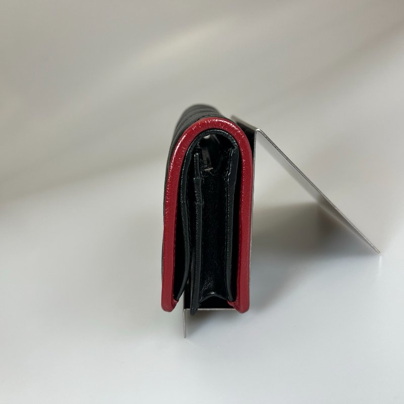 GUCCI 573811  黑紅邊對開短夾-2