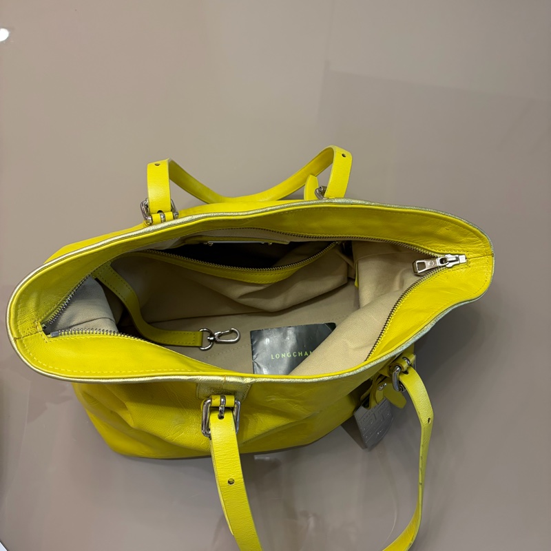 Longchamp 嫩黃色牛皮肩背包-11