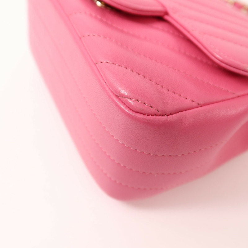 CHANEL 羊皮皮革Mini Classic 17金扣鏈帶肩背袋-11