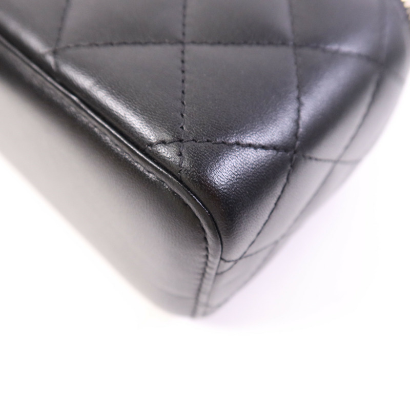 CHANEL 羊皮皮革Vanity Case金扣鏈帶肩背袋-4