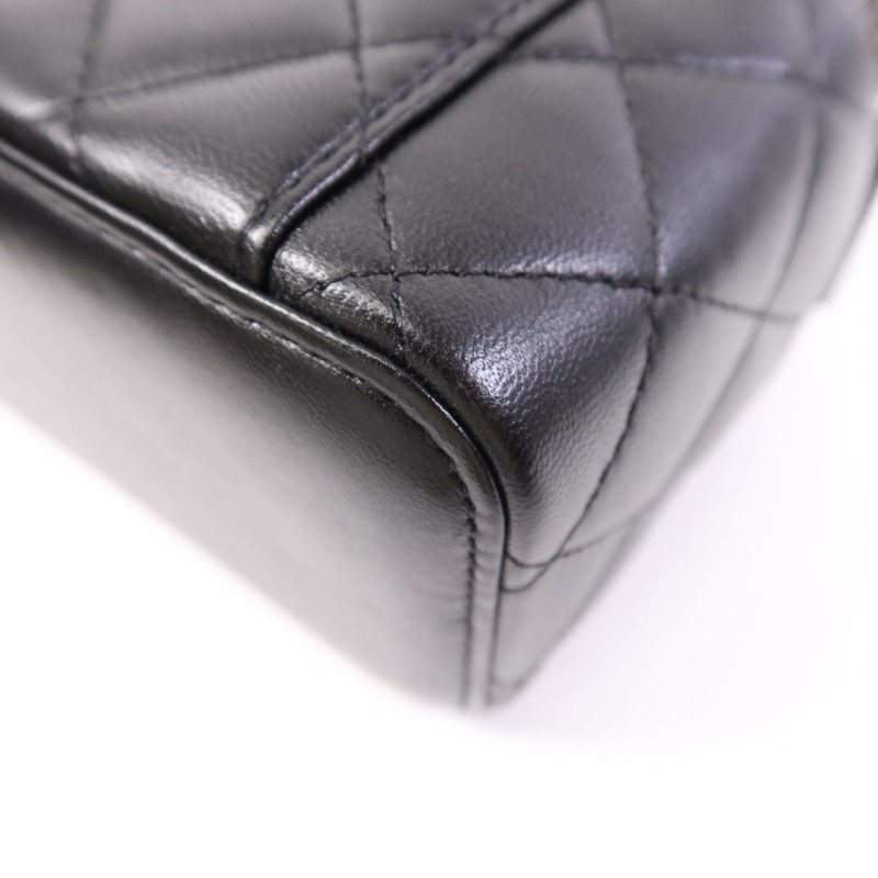 CHANEL 羊皮皮革Vanity Case金扣鏈帶肩背袋-6