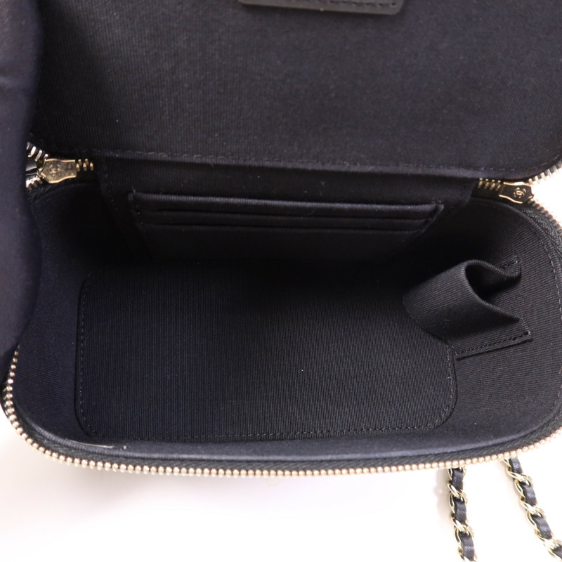 CHANEL 羊皮皮革Vanity Case金扣鏈帶肩背袋-11