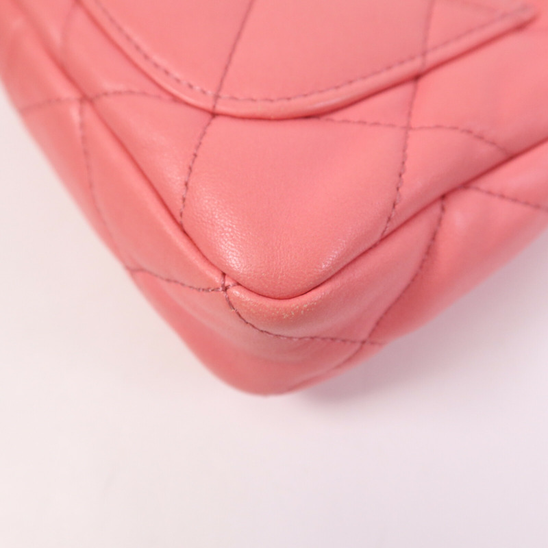 CHANEL 羊皮皮革Mini Matelasse Chain Shoulder金扣鏈帶肩背袋-6