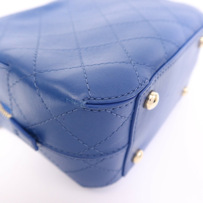 CHANEL 牛皮皮革Camera Bag金扣肩背袋-7