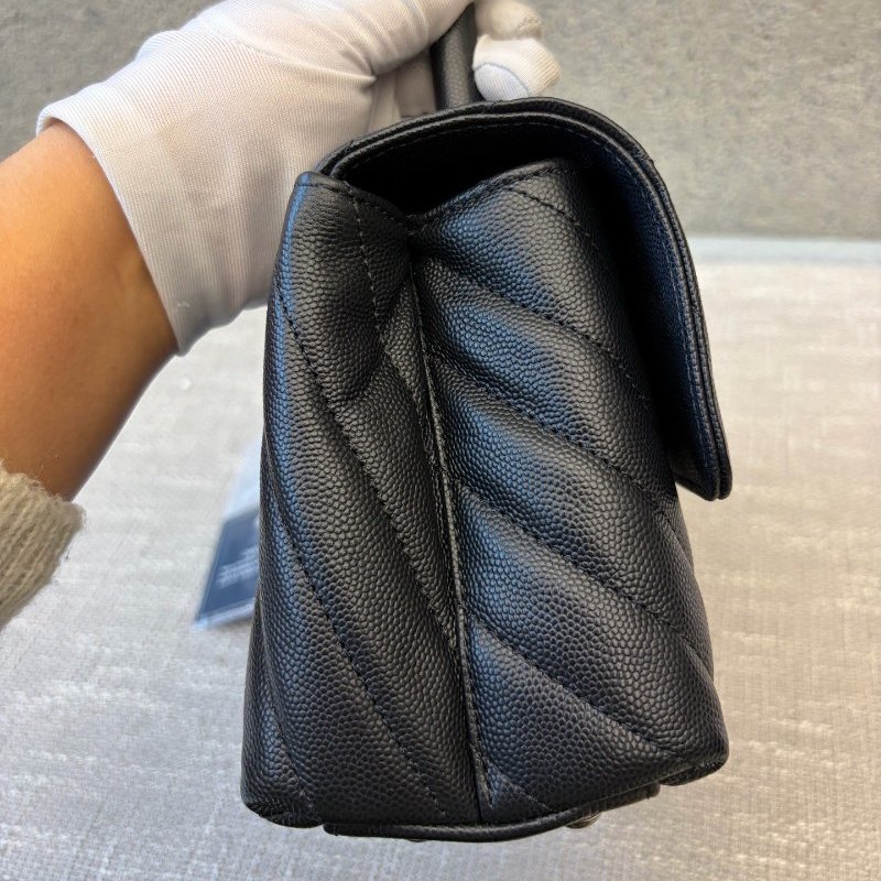 近新品 香奈兒/Chanel Cocohandle小號 黑銀魚子醬V紋 手提包-2