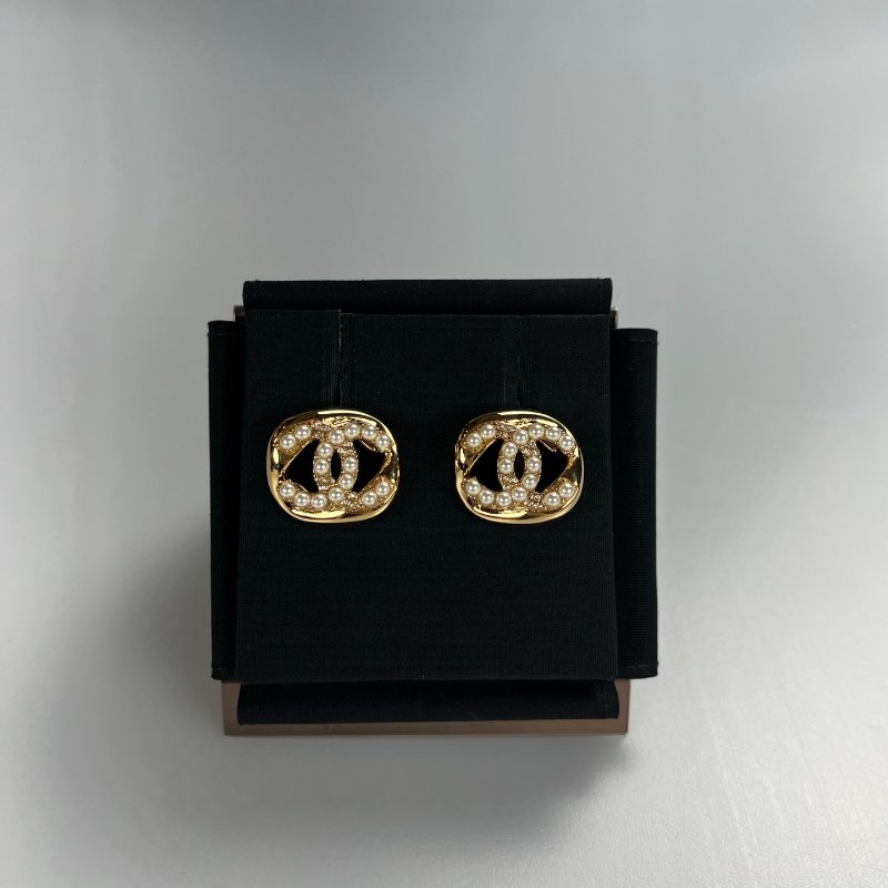 CHANEL 金簍空珍珠雙C大耳環-0