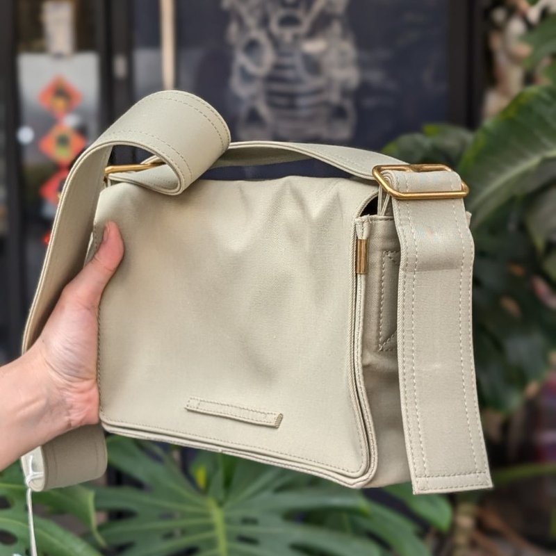 burberry Trench cross body bag風衣斜背包-(全新閒置品)/男女皆適用-1