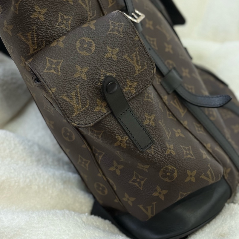 Lv Christopher MM後背包-7