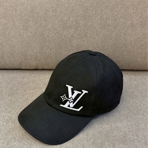 LV新款黑刺繡帽帽