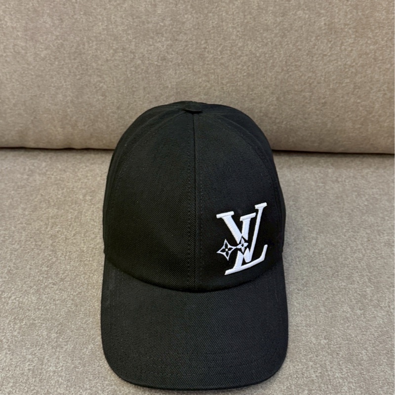 LV新款黑刺繡帽帽-1