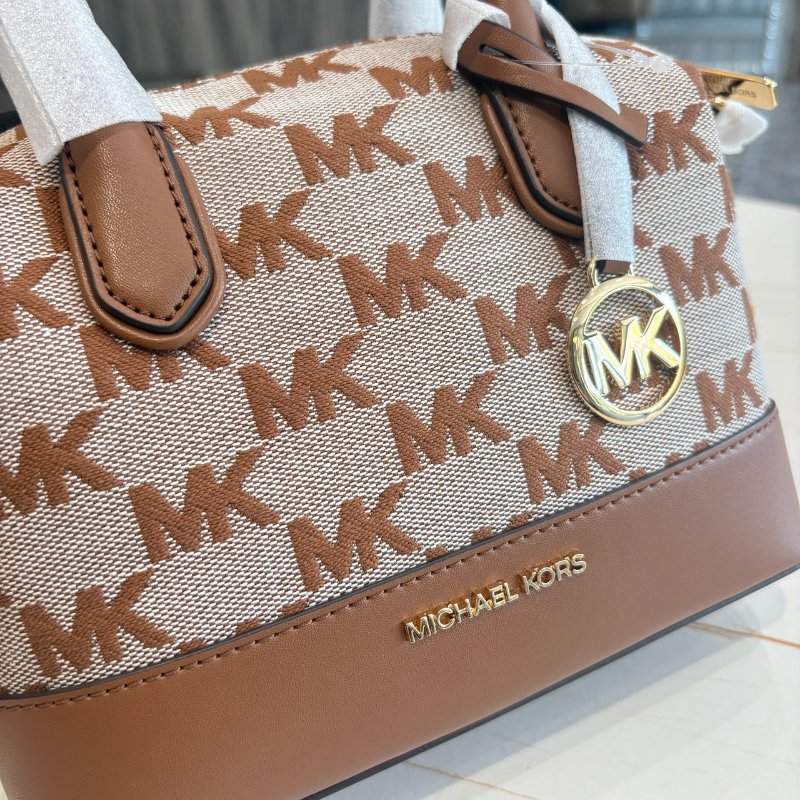 *SHIHNA名牌精品* MK 金字Logo緹花滿版MK立體水餃斜背/手提包-1