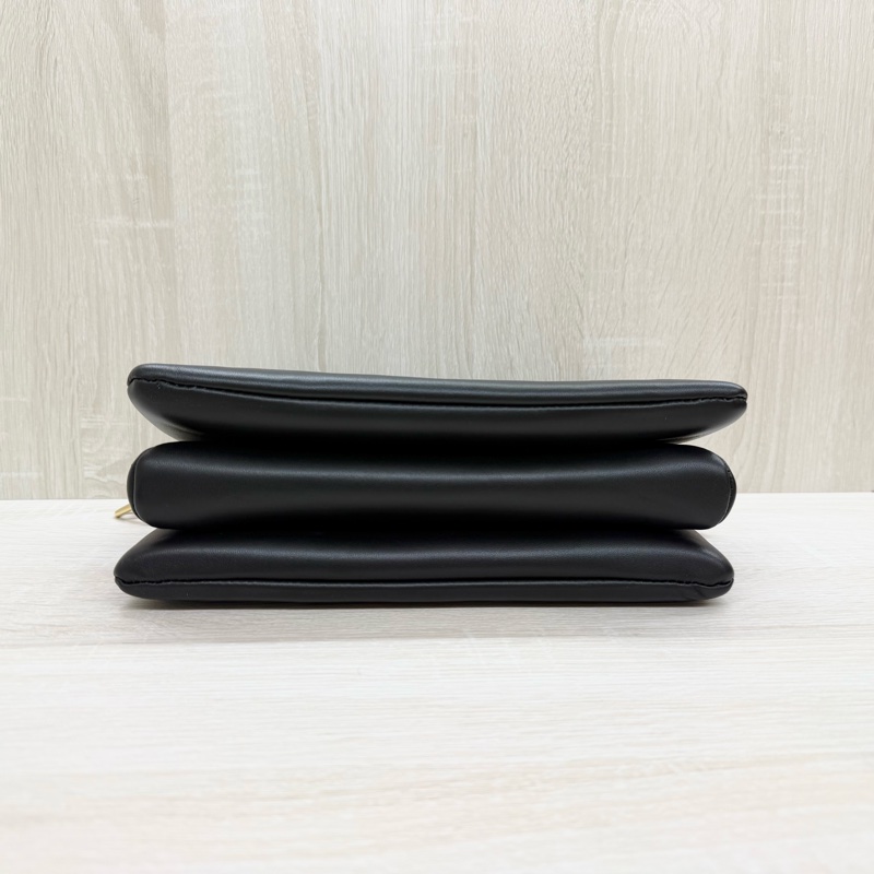 LV黑色羊皮Coussin PM/M21260-7
