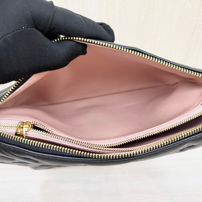 LV黑色羊皮Coussin PM/M21260-11