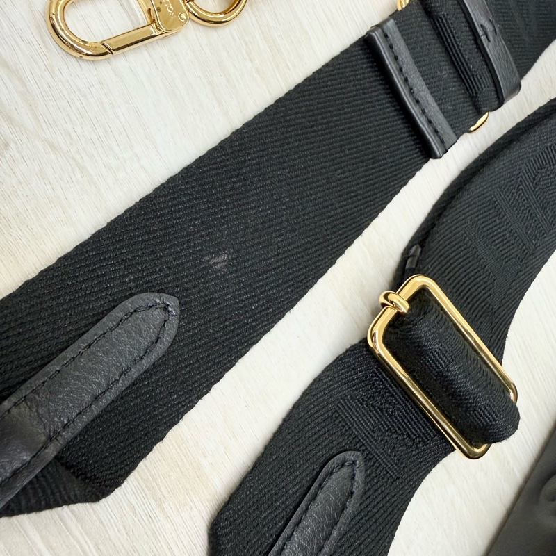 LV黑色羊皮Coussin PM/M21260-18