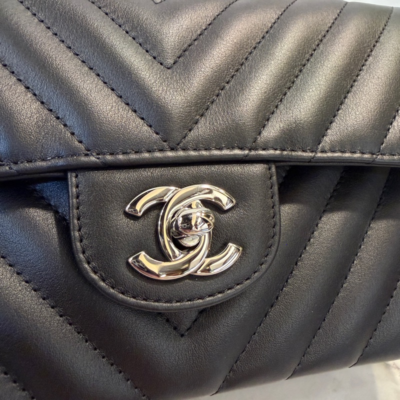 Chanel 黑小牛皮銀釦COCO23-1