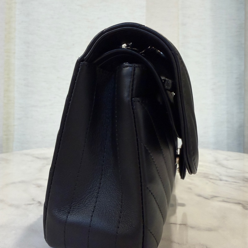 Chanel 黑小牛皮銀釦COCO23-3