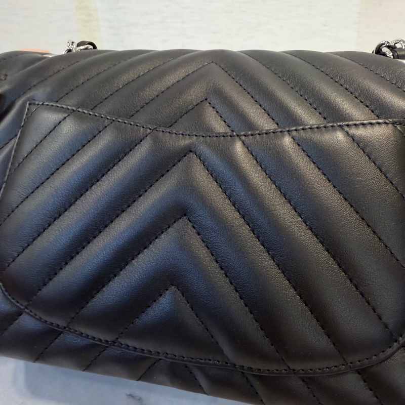 Chanel 黑小牛皮銀釦COCO23-6