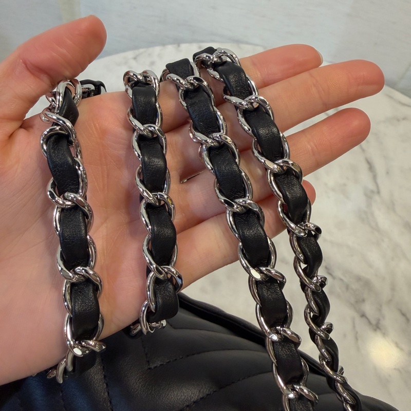 Chanel 黑小牛皮銀釦COCO23-18