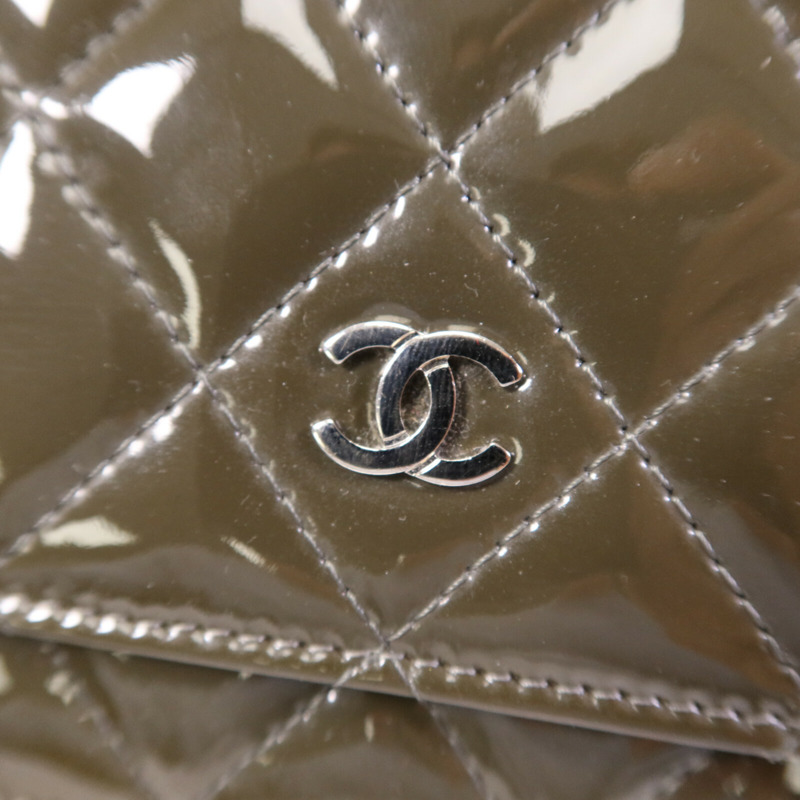 CHANEL 漆皮皮革WOC Wallet On Chain銀扣鏈帶肩背袋-14