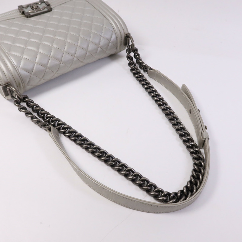 CHANEL 牛皮皮革Boy 25銀扣鏈帶肩背袋-8