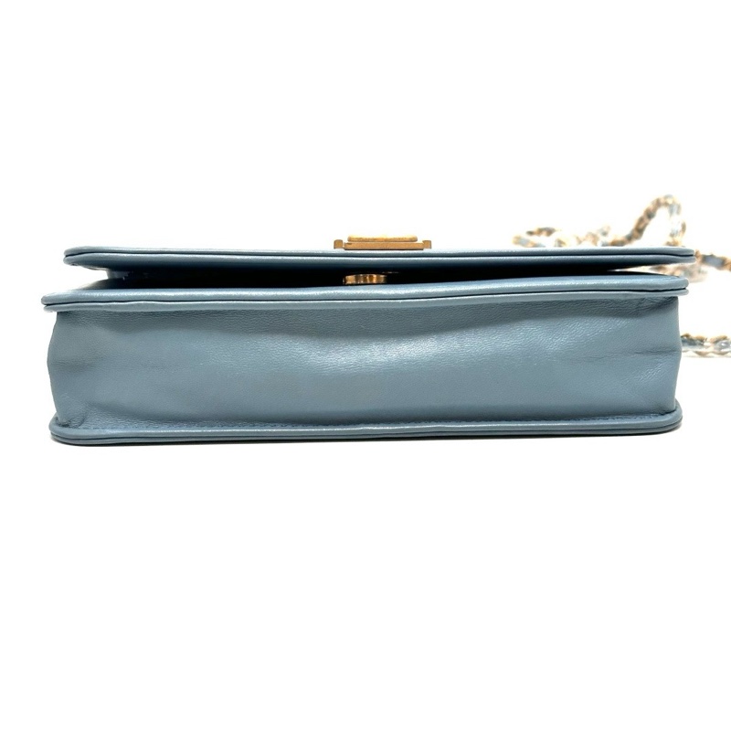 CHANEL香奈兒LeboyWOC羊皮藍色金扣V紋單肩斜挎包-3