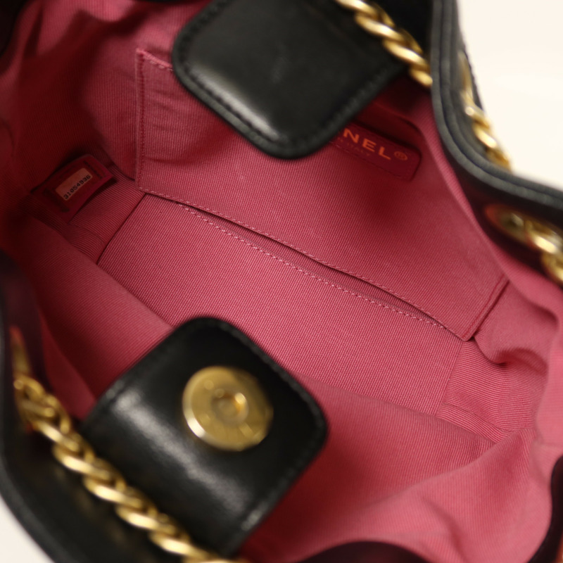 CHANEL 牛皮皮革Chain Shoulder金扣鏈帶肩背袋-4