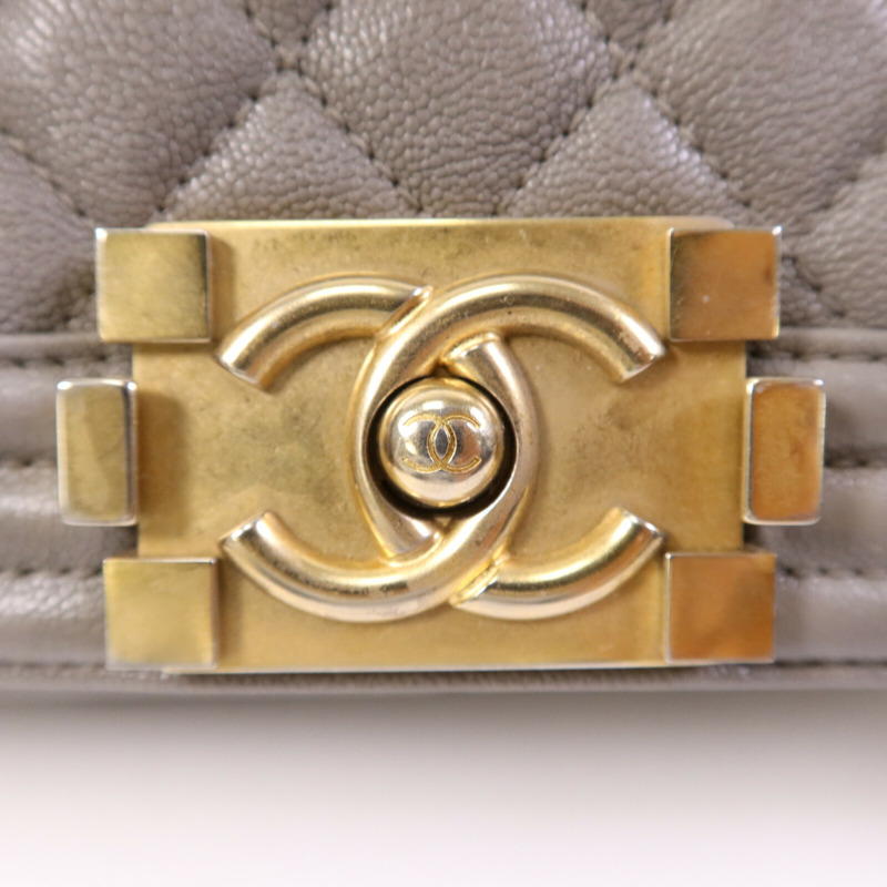 CHANEL 牛皮皮革Boy 25金扣鏈帶肩背袋-9