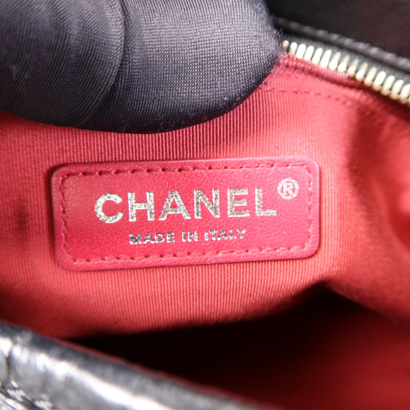 CHANEL 牛皮皮革Gabrielle Medium鏈帶肩背袋-14