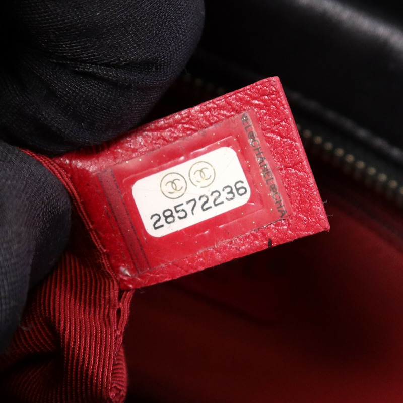 CHANEL 牛皮皮革Gabrielle Medium鏈帶肩背袋-15