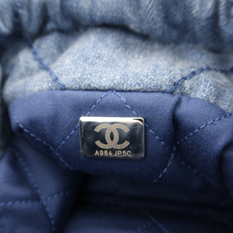 CHANEL 牛仔布Chanel 22 Mini銀扣鏈帶肩背袋-6