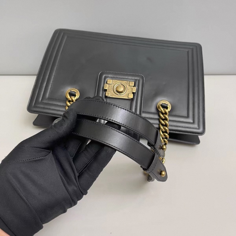 Chanel香奈兒 黑金牛皮Leboy托特包-4