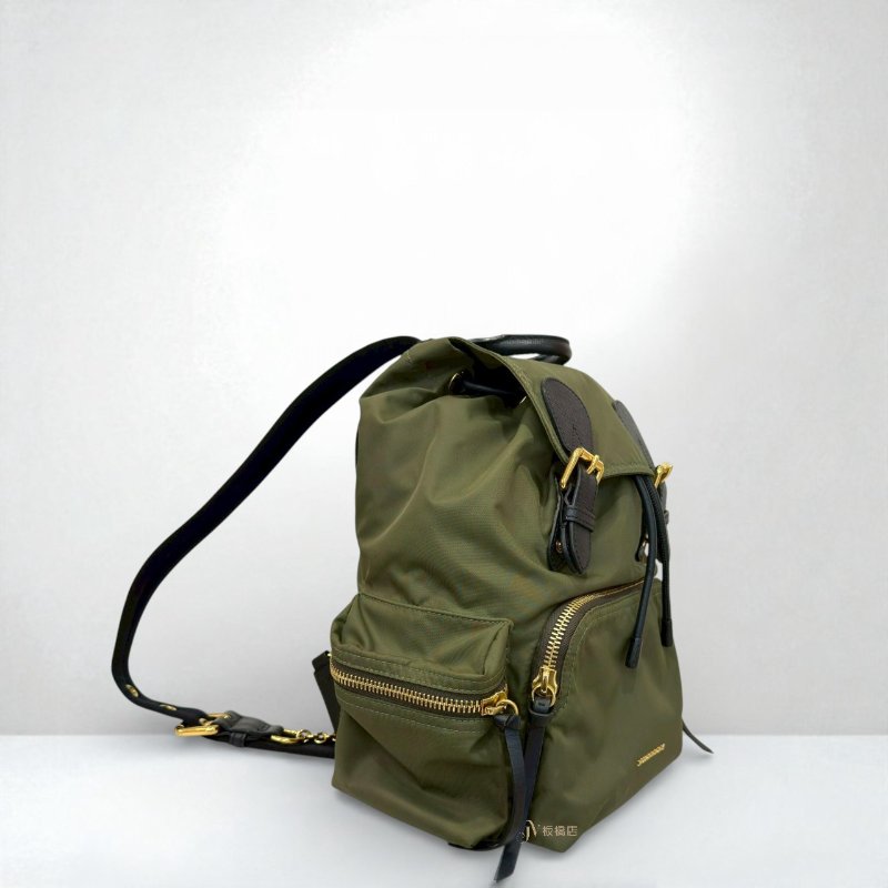 JY0149-BURBERRY軍綠色金釦尼龍中號後背包-1
