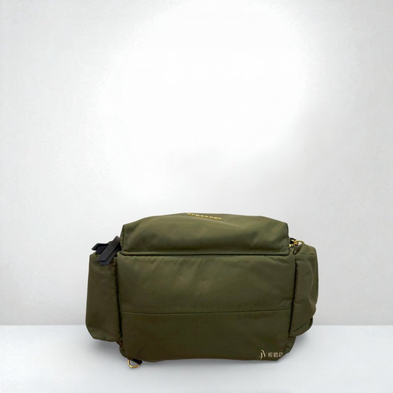 JY0149-BURBERRY軍綠色金釦尼龍中號後背包-4