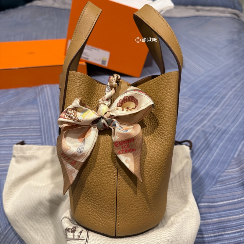 Hermes in the loop 18 餅乾色 豬鼻菜籃子 送Twilly 全新閑置品 全配-11