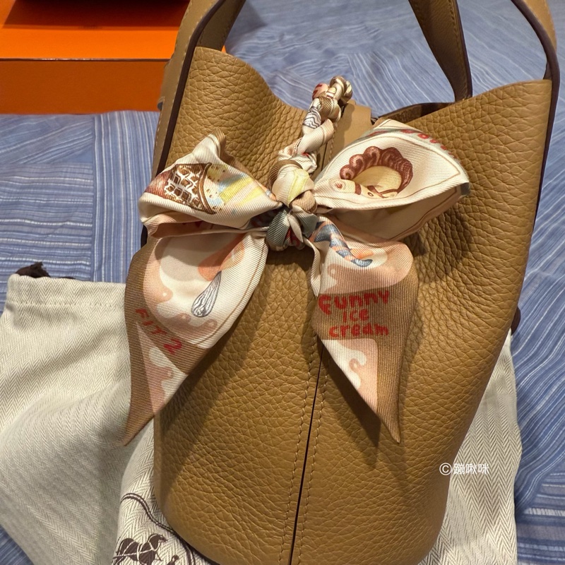 Hermes in the loop 18 餅乾色 豬鼻菜籃子 送Twilly 全新閑置品 全配-12