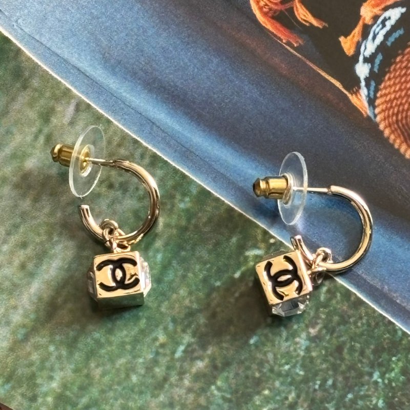 ::CHANEL:: ABE812淡金方鑽黑雙C耳環-5
