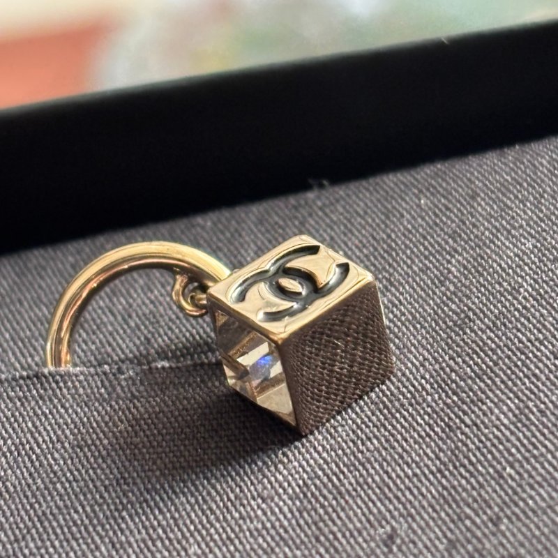 ::CHANEL:: ABE812淡金方鑽黑雙C耳環-12
