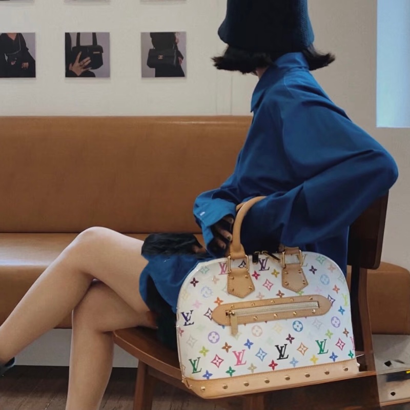 LV白彩拚鉚釘村上隆Alma PM手提包-0