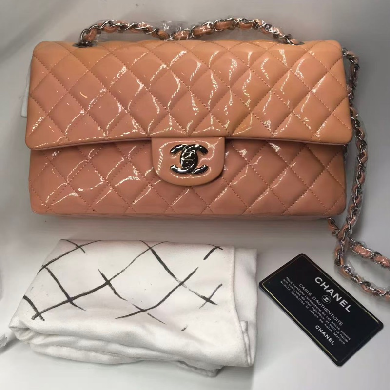 香奈儿 Classic Flap 裸粉色漆皮中号-4