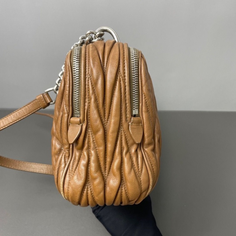 Miu Miu 相機肩背包棕色牛皮 26*16*8 98新配件鑰匙塵袋-5