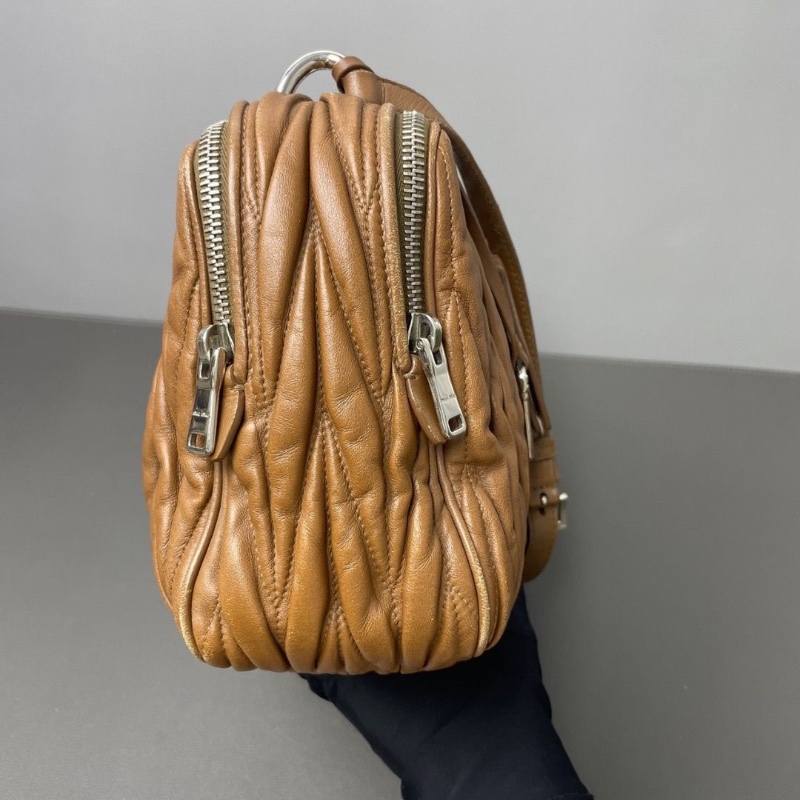 Miu Miu 相機肩背包棕色牛皮 26*16*8 98新配件鑰匙塵袋-6