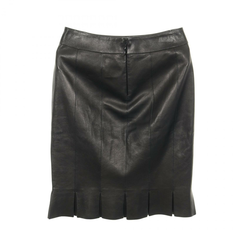 香奈兒 COCO 標誌羊皮半身裙，黑色，二手女款-1